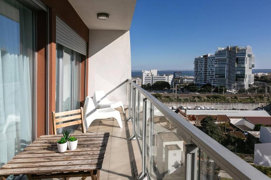 Lisbon Metro Apartment Лиссабон Экстерьер фото